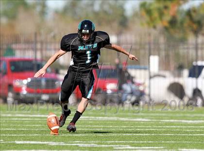 Thumbnail 1 in Pasadena Memorial vs. West Brook (Texas 5A D2 Bi-District Playoff) photogallery.