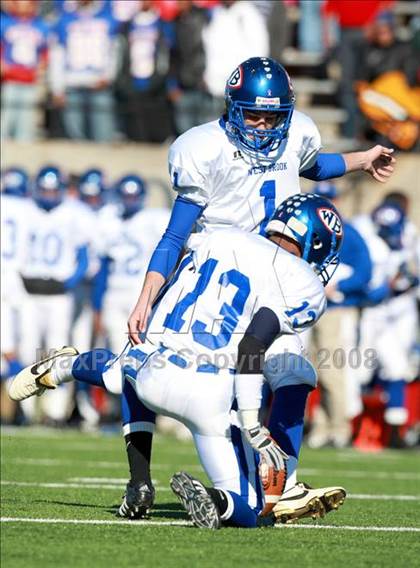 Thumbnail 1 in Pasadena Memorial vs. West Brook (Texas 5A D2 Bi-District Playoff) photogallery.