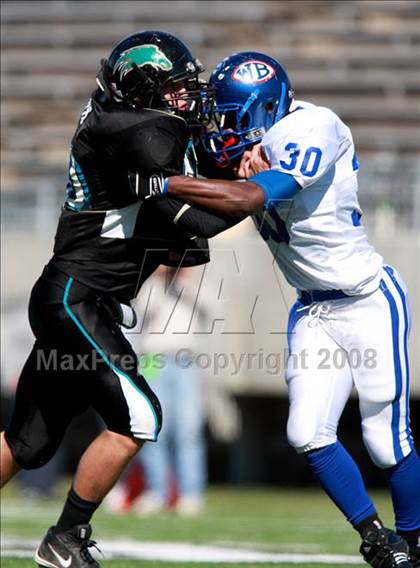 Thumbnail 2 in Pasadena Memorial vs. West Brook (Texas 5A D2 Bi-District Playoff) photogallery.