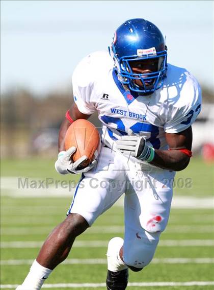 Thumbnail 2 in Pasadena Memorial vs. West Brook (Texas 5A D2 Bi-District Playoff) photogallery.