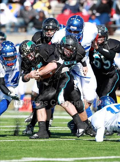 Thumbnail 1 in Pasadena Memorial vs. West Brook (Texas 5A D2 Bi-District Playoff) photogallery.