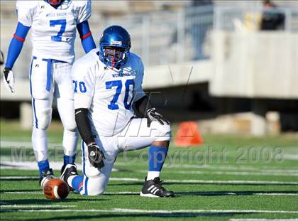 Thumbnail 1 in Pasadena Memorial vs. West Brook (Texas 5A D2 Bi-District Playoff) photogallery.