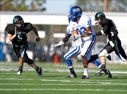 Thumbnail 3 in Pasadena Memorial vs. West Brook (Texas 5A D2 Bi-District Playoff) photogallery.