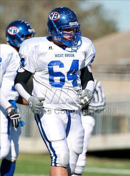 Thumbnail 1 in Pasadena Memorial vs. West Brook (Texas 5A D2 Bi-District Playoff) photogallery.