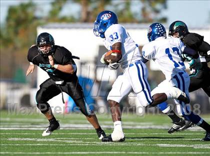 Thumbnail 2 in Pasadena Memorial vs. West Brook (Texas 5A D2 Bi-District Playoff) photogallery.