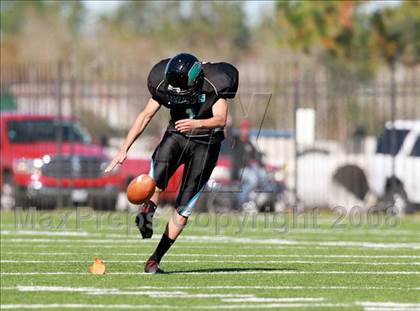 Thumbnail 2 in Pasadena Memorial vs. West Brook (Texas 5A D2 Bi-District Playoff) photogallery.