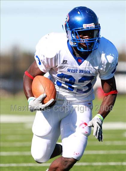Thumbnail 1 in Pasadena Memorial vs. West Brook (Texas 5A D2 Bi-District Playoff) photogallery.