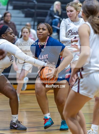 Thumbnail 2 in Strom Thurmond @ Lakeside photogallery.