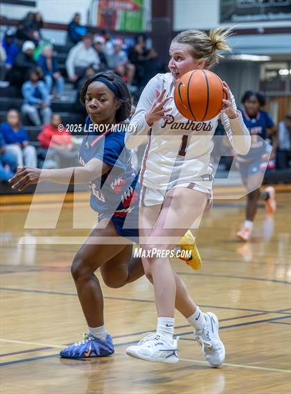 Thumbnail 3 in Strom Thurmond @ Lakeside photogallery.