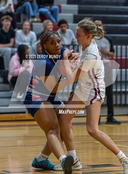 Thumbnail 3 in Strom Thurmond @ Lakeside photogallery.