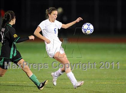 Thumbnail 3 in Bronxville vs Schalmont (NYSPHSAA Class B Semifinal) photogallery.