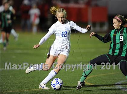 Thumbnail 2 in Bronxville vs Schalmont (NYSPHSAA Class B Semifinal) photogallery.