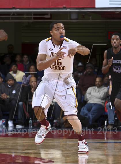 Thumbnail 1 in Mt. Vernon vs New Rochelle (Section 1 Class AA Final) photogallery.