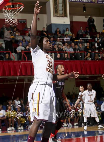 Thumbnail 1 in Mt. Vernon vs New Rochelle (Section 1 Class AA Final) photogallery.