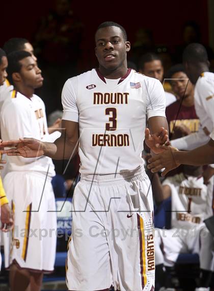Thumbnail 3 in Mt. Vernon vs New Rochelle (Section 1 Class AA Final) photogallery.