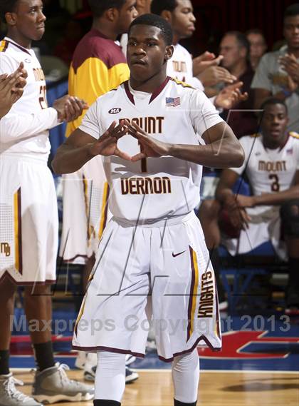 Thumbnail 2 in Mt. Vernon vs New Rochelle (Section 1 Class AA Final) photogallery.