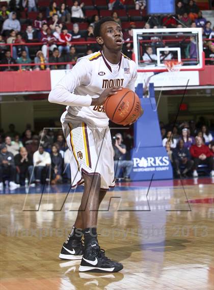 Thumbnail 2 in Mt. Vernon vs New Rochelle (Section 1 Class AA Final) photogallery.