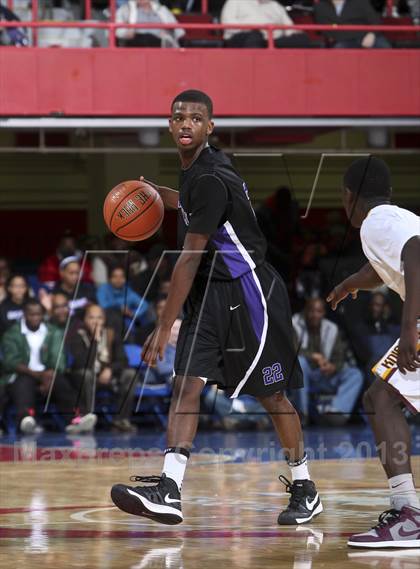 Thumbnail 2 in Mt. Vernon vs New Rochelle (Section 1 Class AA Final) photogallery.