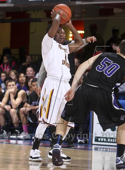 Thumbnail 1 in Mt. Vernon vs New Rochelle (Section 1 Class AA Final) photogallery.