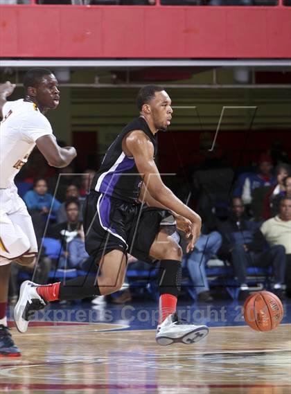 Thumbnail 3 in Mt. Vernon vs New Rochelle (Section 1 Class AA Final) photogallery.