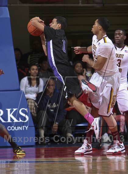 Thumbnail 2 in Mt. Vernon vs New Rochelle (Section 1 Class AA Final) photogallery.