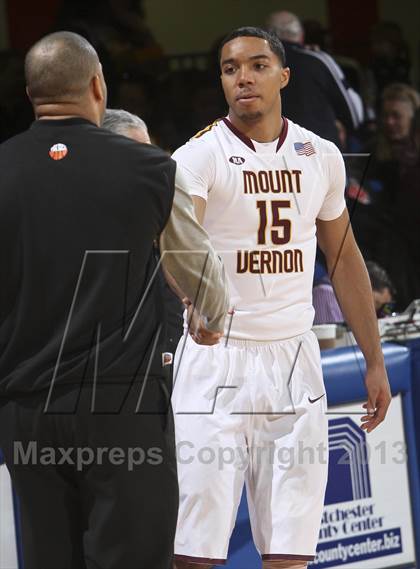 Thumbnail 3 in Mt. Vernon vs New Rochelle (Section 1 Class AA Final) photogallery.