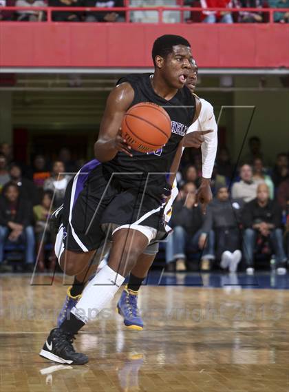 Thumbnail 1 in Mt. Vernon vs New Rochelle (Section 1 Class AA Final) photogallery.
