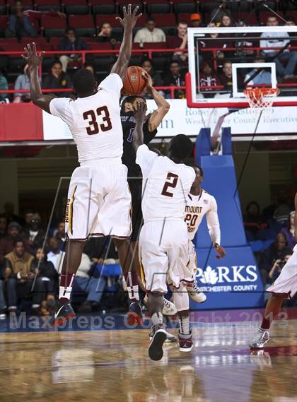 Thumbnail 3 in Mt. Vernon vs New Rochelle (Section 1 Class AA Final) photogallery.