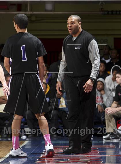 Thumbnail 3 in Mt. Vernon vs New Rochelle (Section 1 Class AA Final) photogallery.