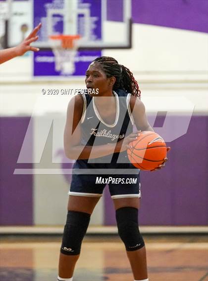 Thumbnail 3 in Sierra Canyon vs. Cardinal Newman (West Coast Jamboree) photogallery.