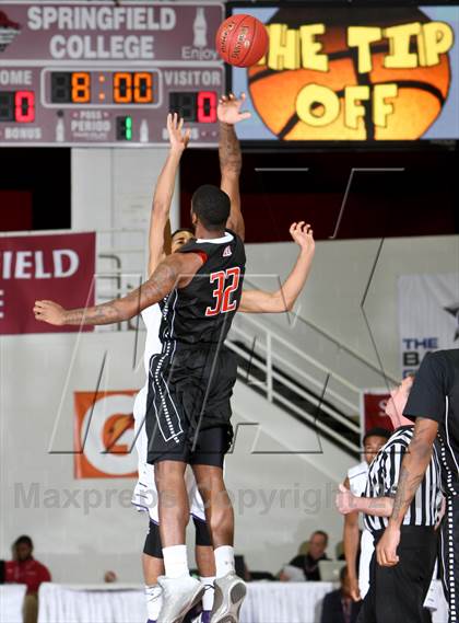 Thumbnail 1 in Gonzaga vs. Chester (Spalding Hoophall Classic) photogallery.