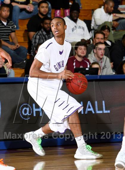 Thumbnail 1 in Gonzaga vs. Chester (Spalding Hoophall Classic) photogallery.