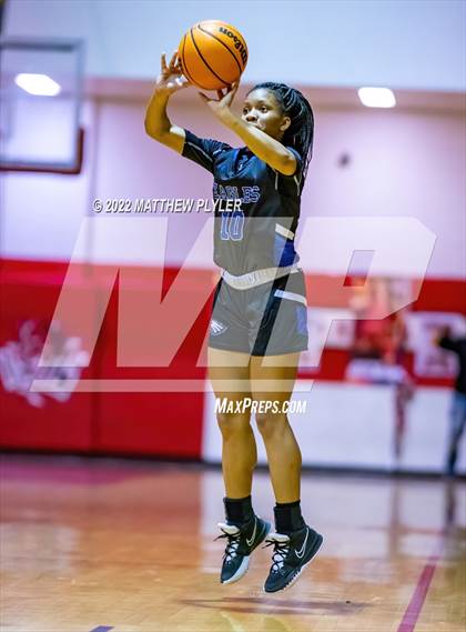 Thumbnail 3 in St. Pauls vs. East Bladen (SAC Conference Tournament Championship) photogallery.