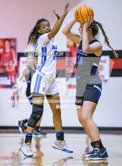 Thumbnail 3 in St. Pauls vs. East Bladen (SAC Conference Tournament Championship) photogallery.