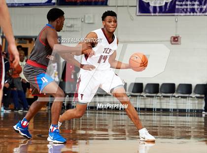 Thumbnail 1 in Greene Central vs. Trinity Christian (John Wall Holiday Invitational) photogallery.