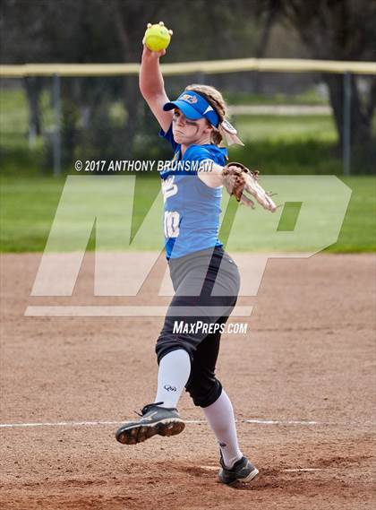 Thumbnail 2 in St. Francis vs. South Tahoe (Pre-Season Tournament) photogallery.