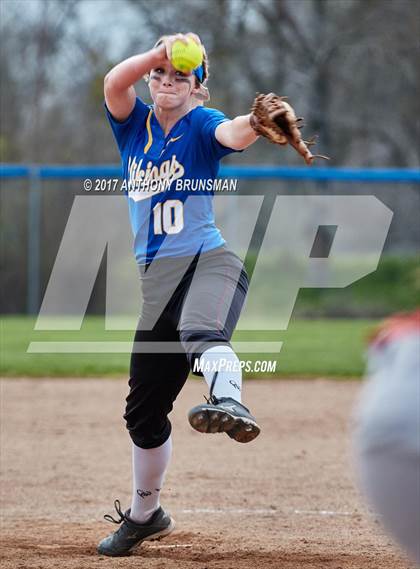 Thumbnail 2 in St. Francis vs. South Tahoe (Pre-Season Tournament) photogallery.