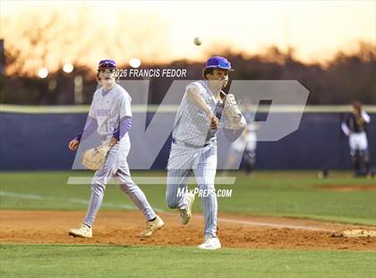 Thumbnail 2 in Lennard @ Sumner photogallery.