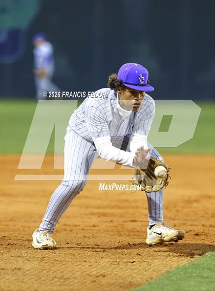 Thumbnail 1 in Lennard @ Sumner photogallery.