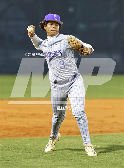 Thumbnail 1 in Lennard @ Sumner photogallery.