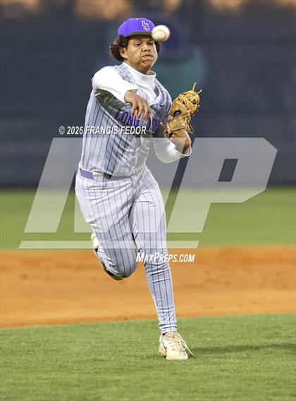 Thumbnail 2 in Lennard @ Sumner photogallery.