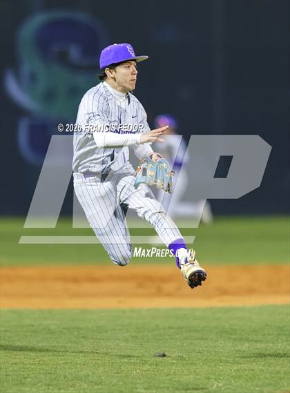 Thumbnail 2 in Lennard @ Sumner photogallery.