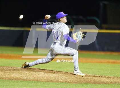 Thumbnail 2 in Lennard @ Sumner photogallery.