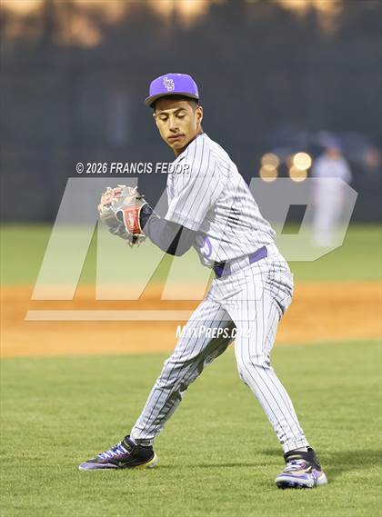 Thumbnail 1 in Lennard @ Sumner photogallery.