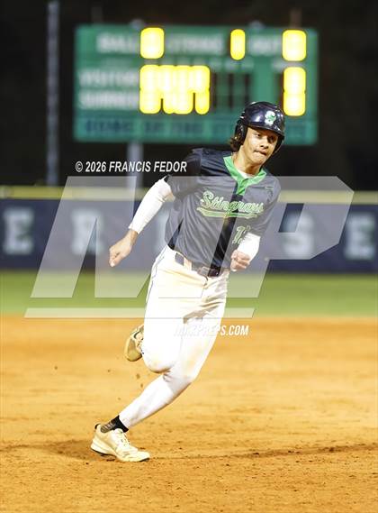 Thumbnail 2 in Lennard @ Sumner photogallery.