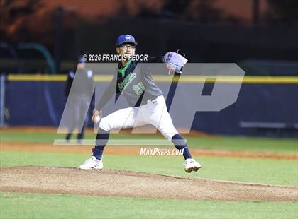 Thumbnail 2 in Lennard @ Sumner photogallery.