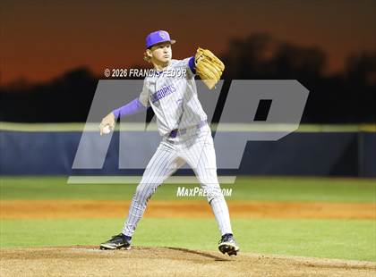 Thumbnail 1 in Lennard @ Sumner photogallery.