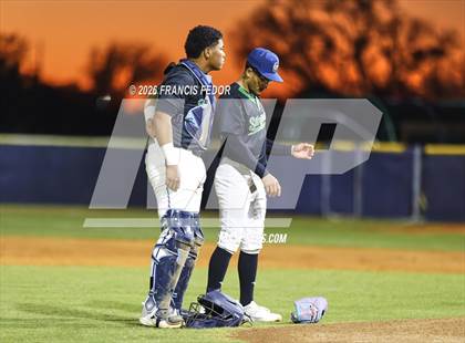 Thumbnail 2 in Lennard @ Sumner photogallery.