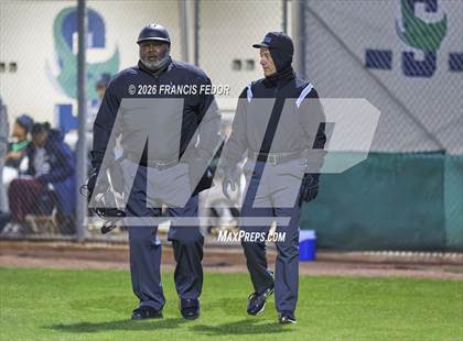 Thumbnail 2 in Lennard @ Sumner photogallery.