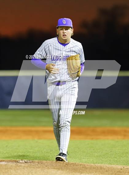 Thumbnail 3 in Lennard @ Sumner photogallery.